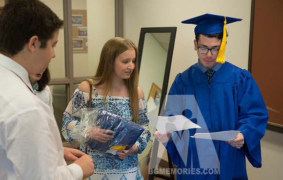 002_Gratz HS Grad 2017_Grads and Families
